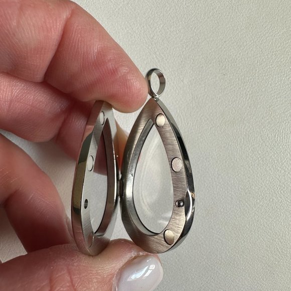 Origami Owl® Silver Teardrop Hinged Locket with Swarovski Crystals - NWT - Picture 3 of 3